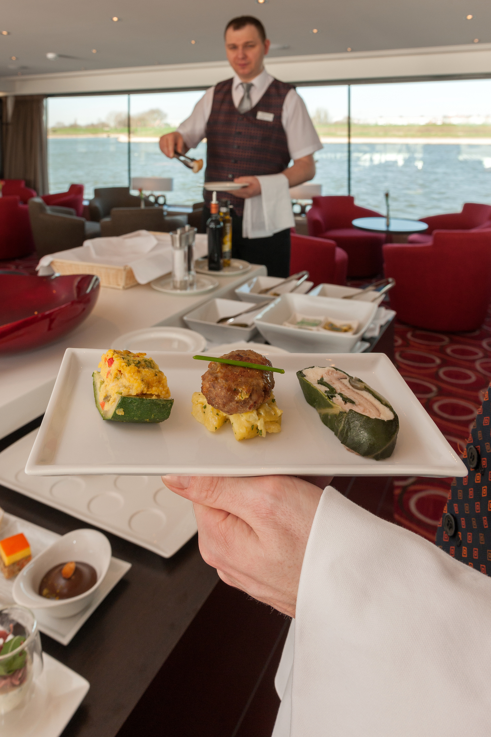 Avalon_Impression_Panorama Bistro_11.jpg